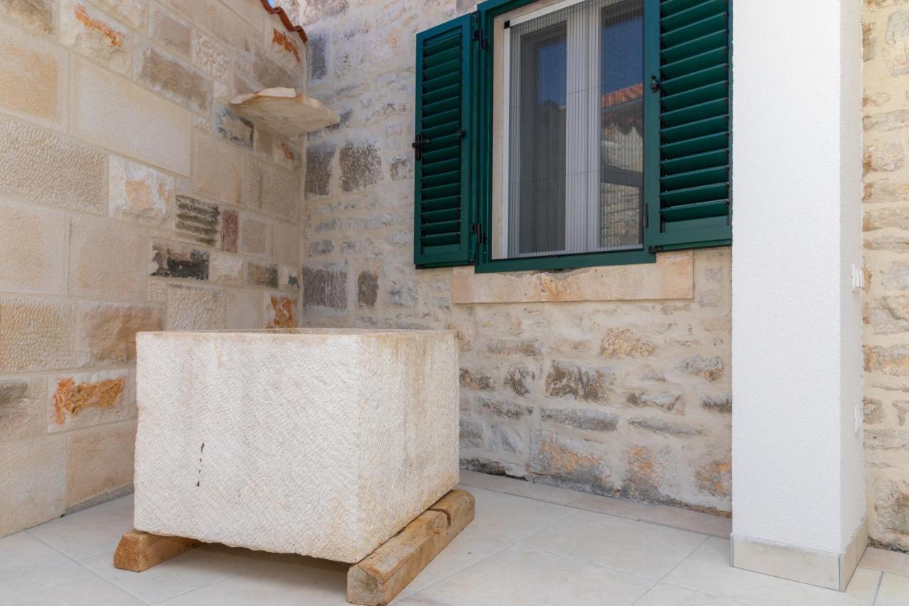 Apartmani Canaki Supetar Extérieur photo