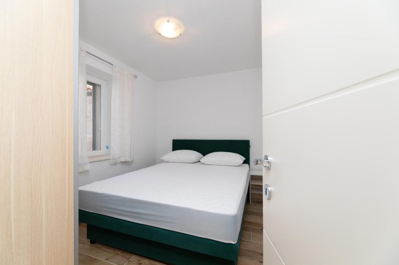 Apartmani Canaki Supetar Extérieur photo