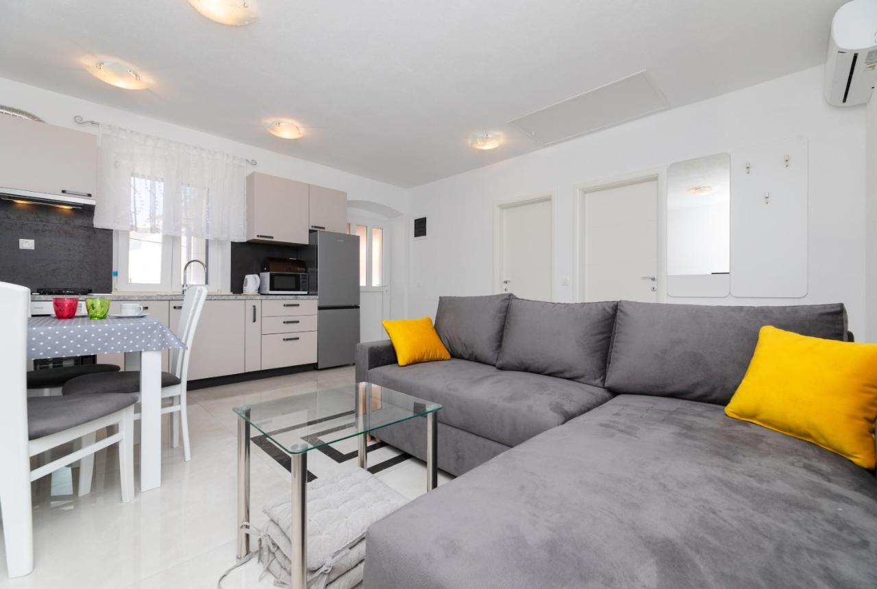 Apartmani Canaki Supetar Extérieur photo